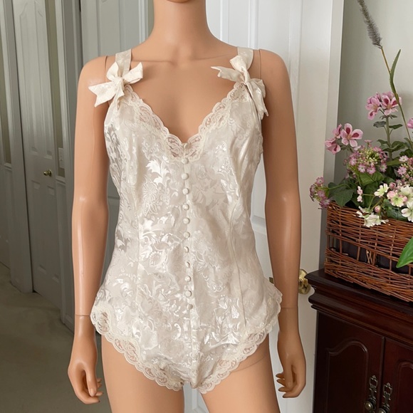 Vintage Victoria Secret ivory teddy w bow and zipper size L - Picture 2 of 12